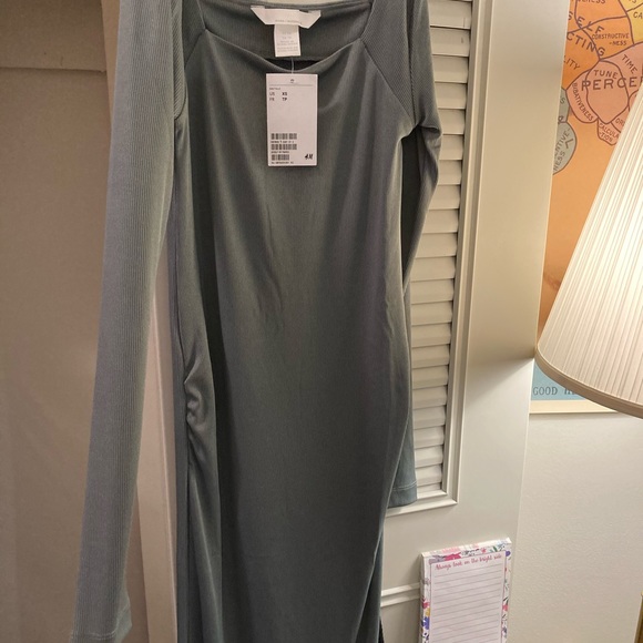 H&M long sleeve, ribbed green maternity dress - Picture 1 of 4